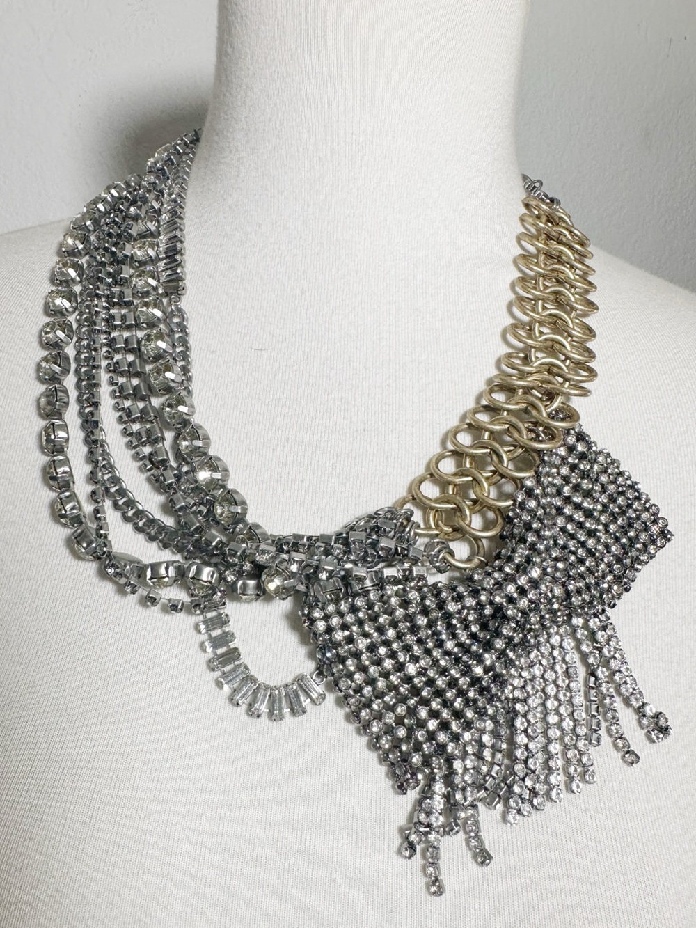 Like New Stella & Dot Boss Lady 17.5" + 3" Extender Bow Necklace $199